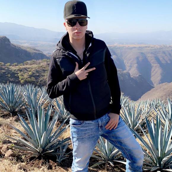 Meet your Posher, Antonio - Picture 1 of 1